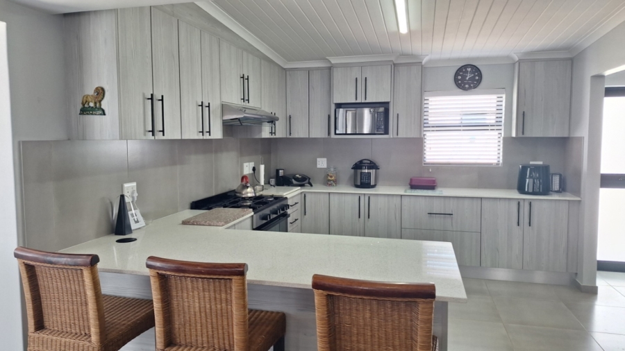 3 Bedroom Property for Sale in Atlantic Waves Estate Western Cape